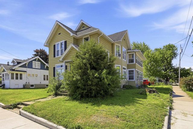 1201 CEAPE AVENUE, Oshkosh, WI 54901