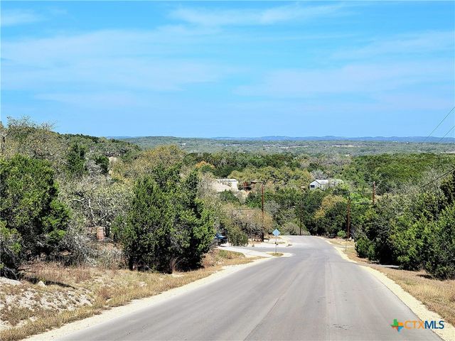 2066 Stallion Springs Drive, Fischer, TX 78623