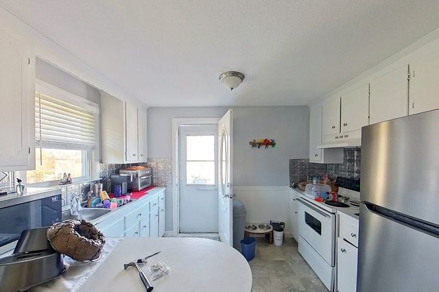 19 Flint Corn Road, Portsmouth, RI 02871