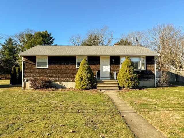 19 Flint Corn Road, Portsmouth, RI 02871