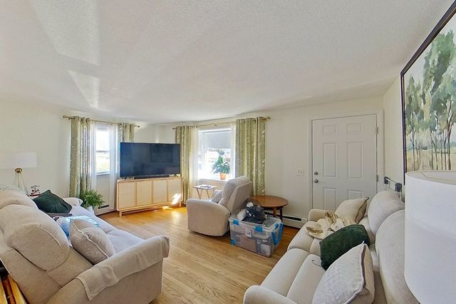 19 Flint Corn Road, Portsmouth, RI 02871