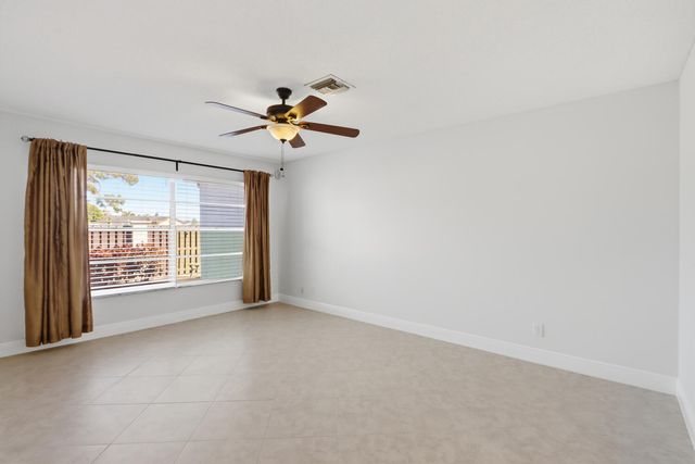 4330 Lucerne Villas Lane, Lake Worth, FL 33467