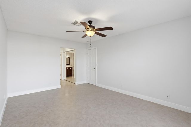 4330 Lucerne Villas Lane, Lake Worth, FL 33467