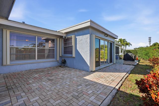 4330 Lucerne Villas Lane, Lake Worth, FL 33467