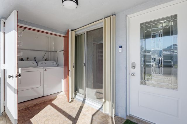 4330 Lucerne Villas Lane, Lake Worth, FL 33467