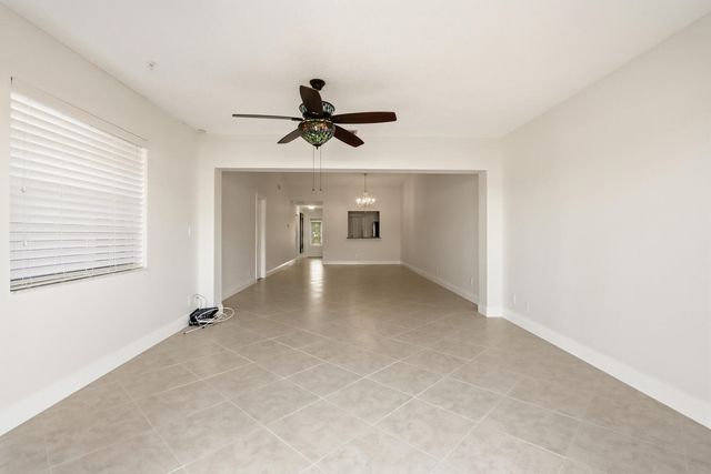 4330 Lucerne Villas Lane, Lake Worth, FL 33467