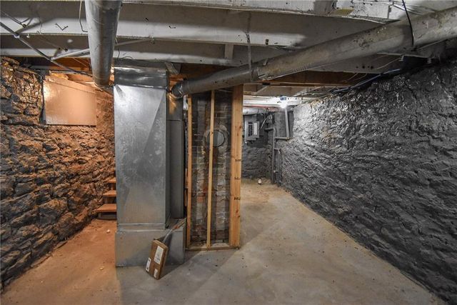 2923 Highland Avenue, Kansas City, MO 64109