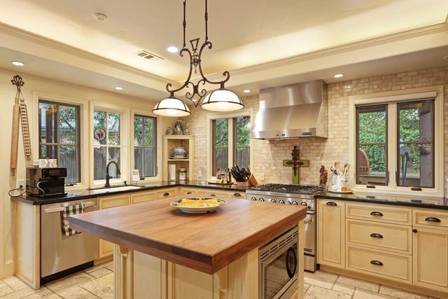 1266 Winerose Ct, Lodi, CA 95242