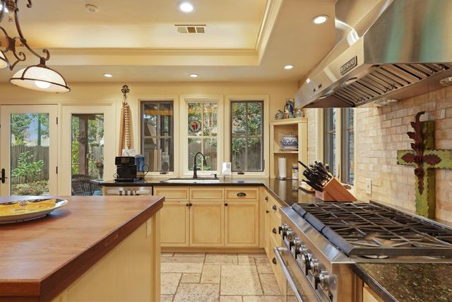 1266 Winerose Ct, Lodi, CA 95242