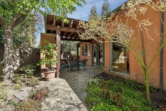 1266 Winerose Ct, Lodi, CA 95242