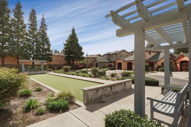 1266 Winerose Ct, Lodi, CA 95242