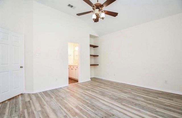 12755 Mill Ridge Dr 905, Cypress, TX 77429