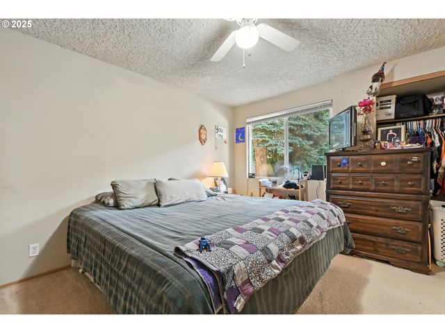12103 Ne 74TH St, Vancouver, WA 98682