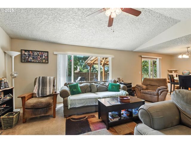 12103 Ne 74TH St, Vancouver, WA 98682