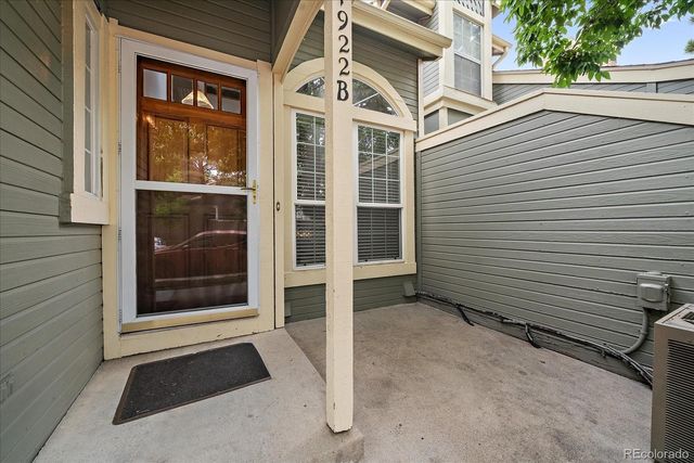 1922 S Hannibal Court B, Aurora, CO 80013