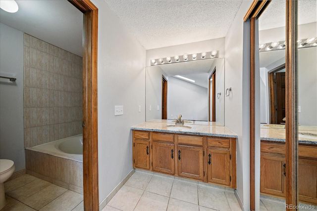 1922 S Hannibal Court B, Aurora, CO 80013