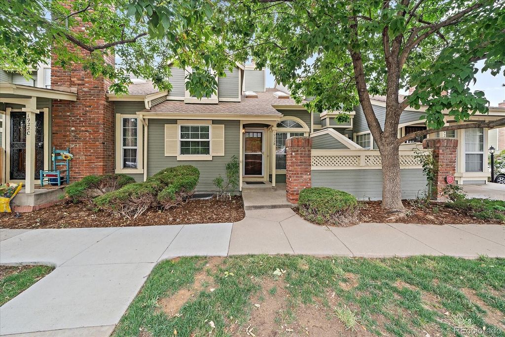 1922 S Hannibal Court B, Aurora, CO 80013