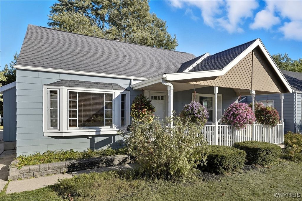 153 Somerville Avenue, Tonawanda, NY 14150