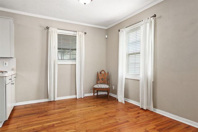 108 N 7th Street, Highlands, TX 77562