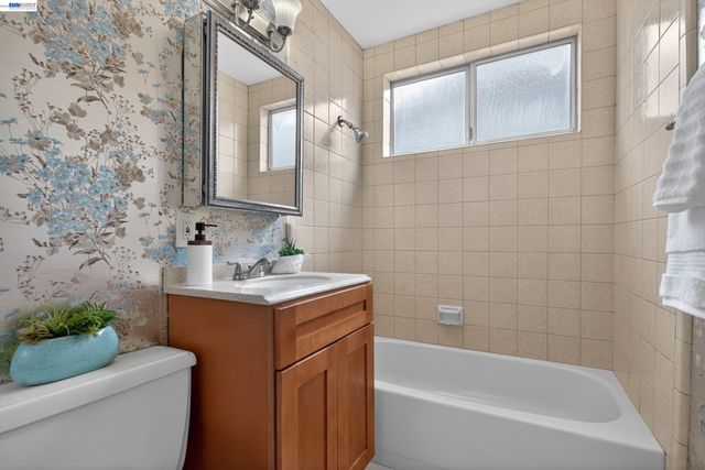 15753 Via Sonata, San Lorenzo, CA 94580