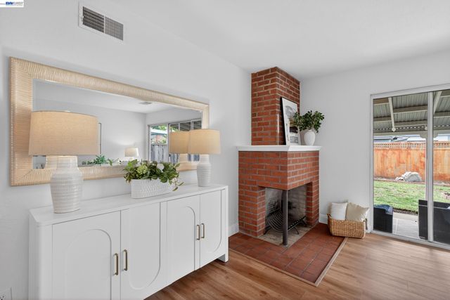 15753 Via Sonata, San Lorenzo, CA 94580