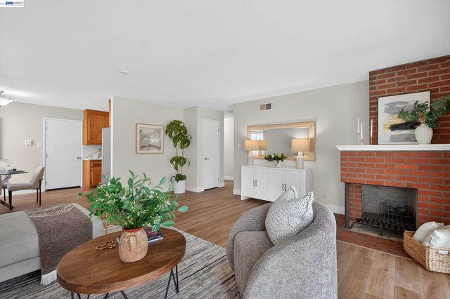 15753 Via Sonata, San Lorenzo, CA 94580