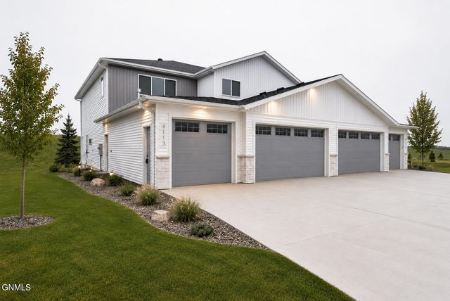 4113 Platinum Street, Bismarck, ND 58503 property photo