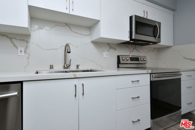 2345 Roscomare Road 205, Los Angeles, CA 90077