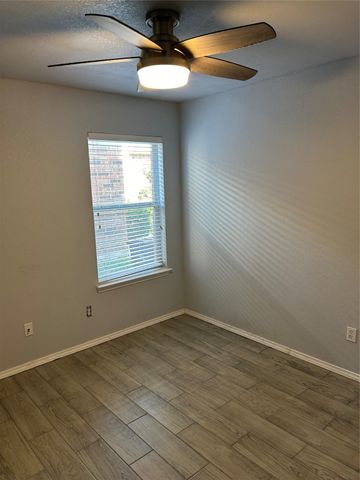 11529 Kenny Drive, Fort Worth, TX 76244