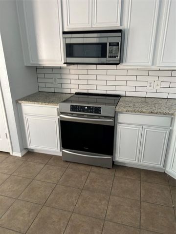 11529 Kenny Drive, Fort Worth, TX 76244