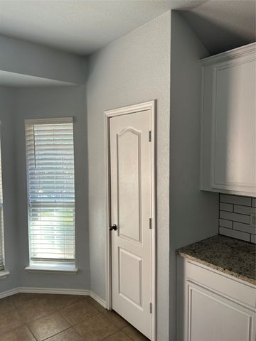 11529 Kenny Drive, Fort Worth, TX 76244