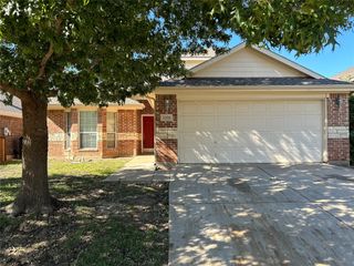 11529 Kenny Drive, Fort Worth, TX 76244