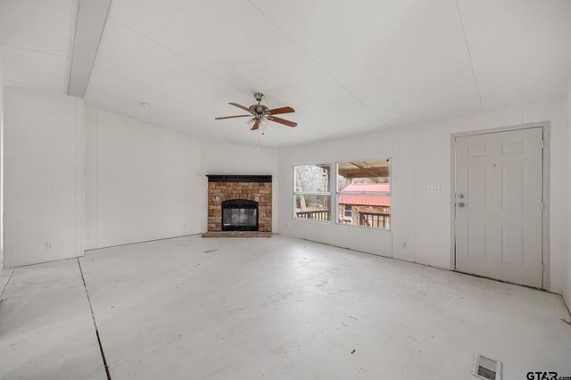 942 Balmorea Dr, Bullard, TX 75757