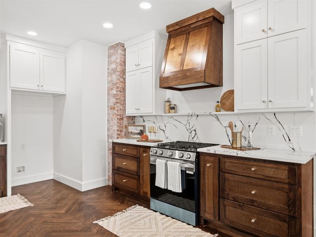 1123 S Newport Avenue, Tulsa, OK 74120