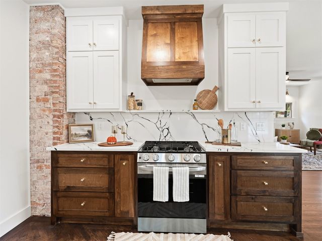 1123 S Newport Avenue, Tulsa, OK 74120
