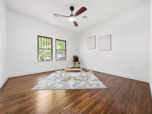 1123 S Newport Avenue, Tulsa, OK 74120