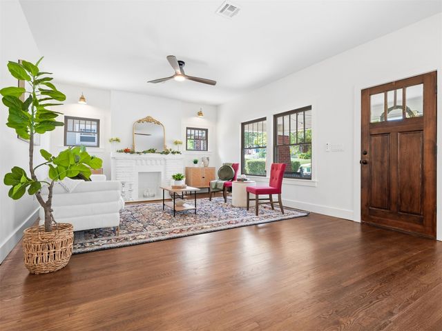 1123 S Newport Avenue, Tulsa, OK 74120