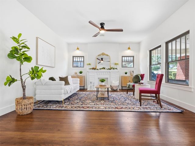1123 S Newport Avenue, Tulsa, OK 74120