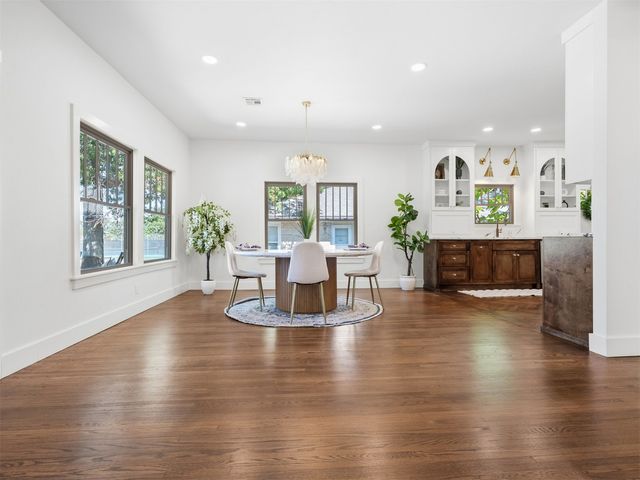 1123 S Newport Avenue, Tulsa, OK 74120