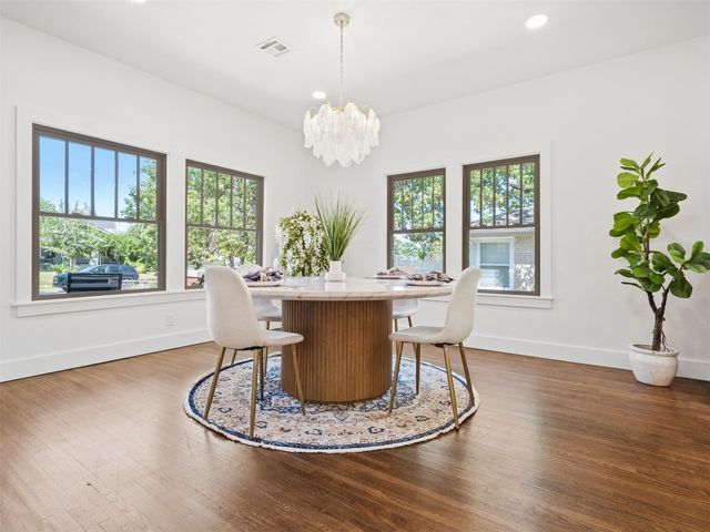 1123 S Newport Avenue, Tulsa, OK 74120