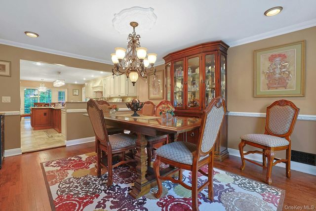 8 Dunmore Road, New City, NY 10956
