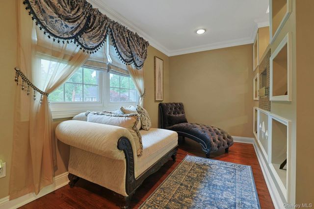 8 Dunmore Road, New City, NY 10956