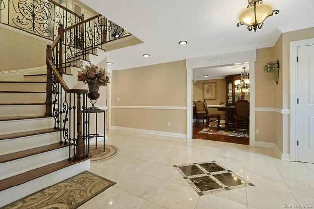 8 Dunmore Road, New City, NY 10956