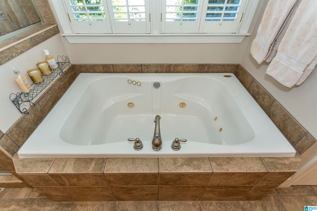 905 TULIP POPLAR LANE, Hoover, AL 35244