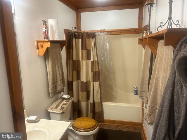 267 RED ROBIN LN, Linden, VA 22642