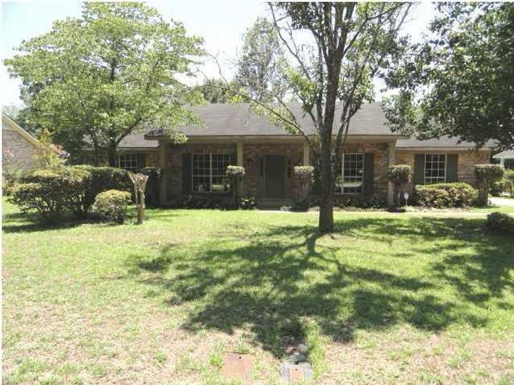 7325 Smithfield Road, Mobile, AL 36695