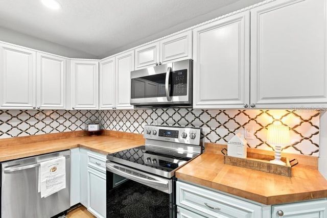 2313 CARROLL PLACE, Tampa, FL 33612
