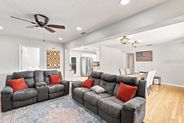 2313 CARROLL PLACE, Tampa, FL 33612