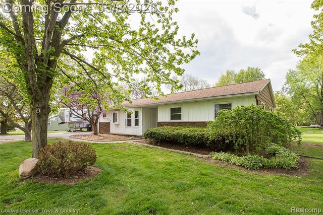 222 Bain Drive, Howell, MI 48855