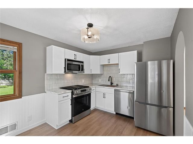 9 Park Drive, Circle Pines, MN 55014